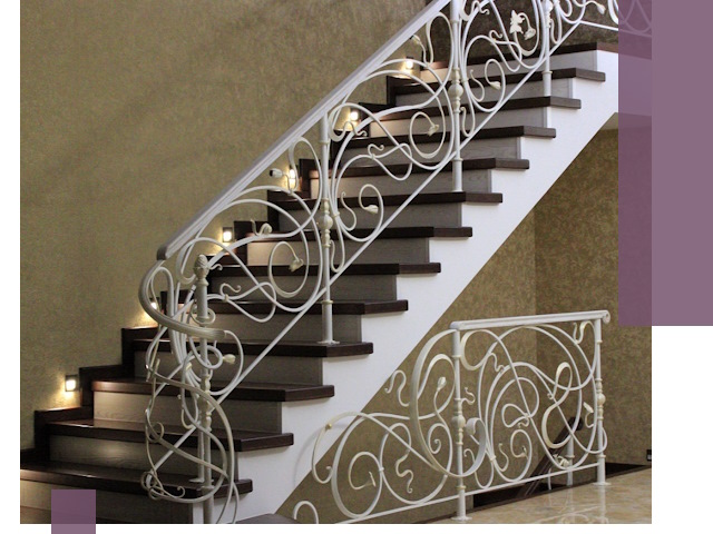 Кованые лестницы под ключ в Рославле — изготовление и монтаж
