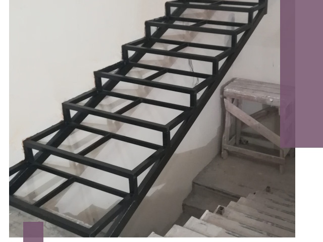 Демонтаж лестниц на металлокаркасе в Рославле: быстрый вывоз и разбор