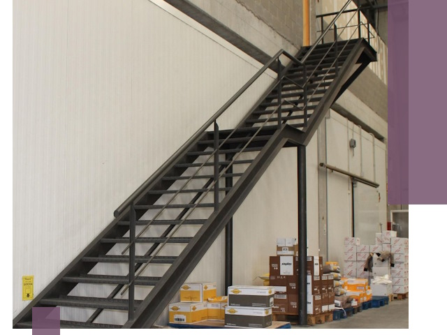 Лестницы для производства в Рославле — изготовление и монтаж