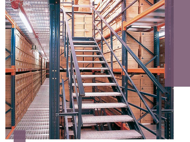 Лестницы складские прочные и безопасные под ключ в Рославле