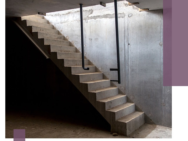 Изготовление и монтаж лестниц в подвале в Рославле