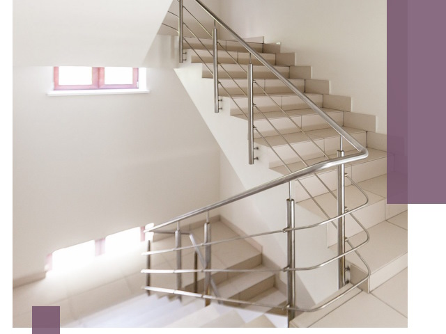 Установка и замена перил в подъезде в Рославле