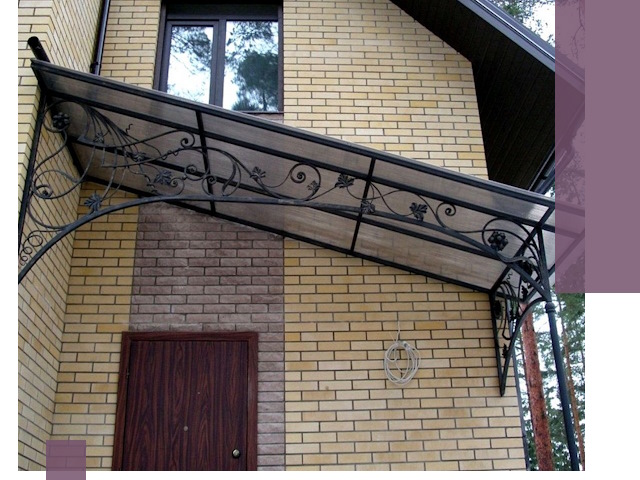 Односкатные козырьки из металла под ключ в Рославле