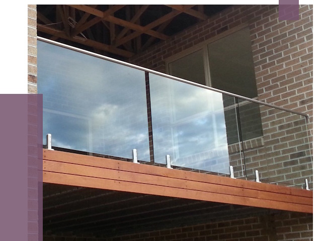 Стеклянные парапеты на крыше и террасе в Рославле от 11561 руб. | ПРОЛЁТ-Рлв