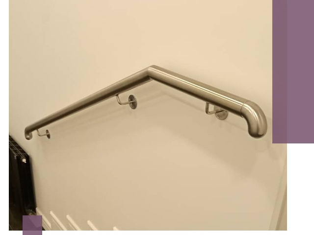 Изготовление пристенных поручней в Рославле под ключ за сроки