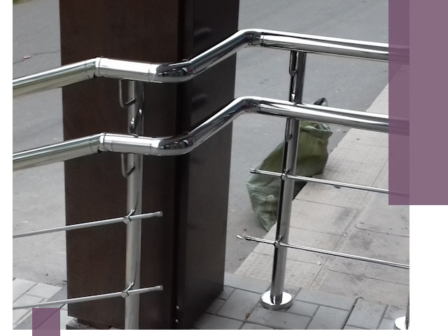 Монтаж поручней из нержавеющей стали в Рославле качественно и быстро